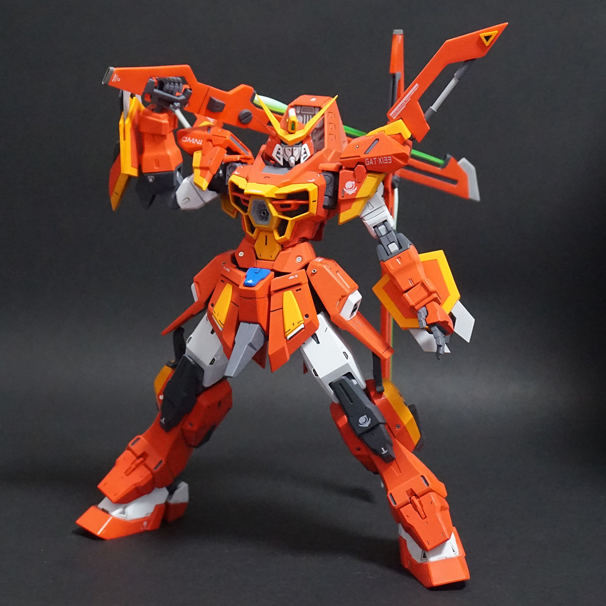 HGCE デュエルガンダム 改造全塗装済完成品 - フィギュア